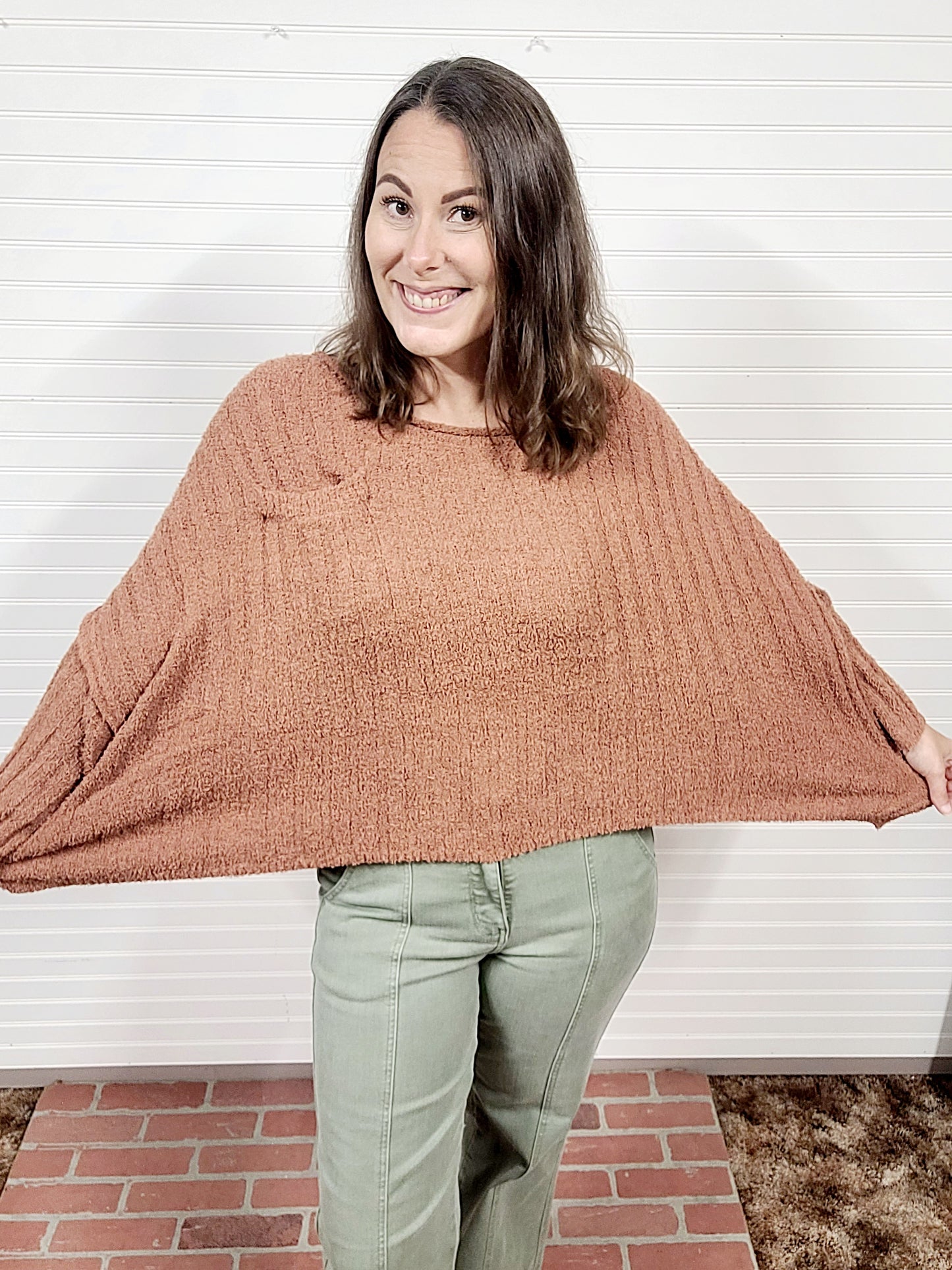 Round Neck Sweater w/ Pocket