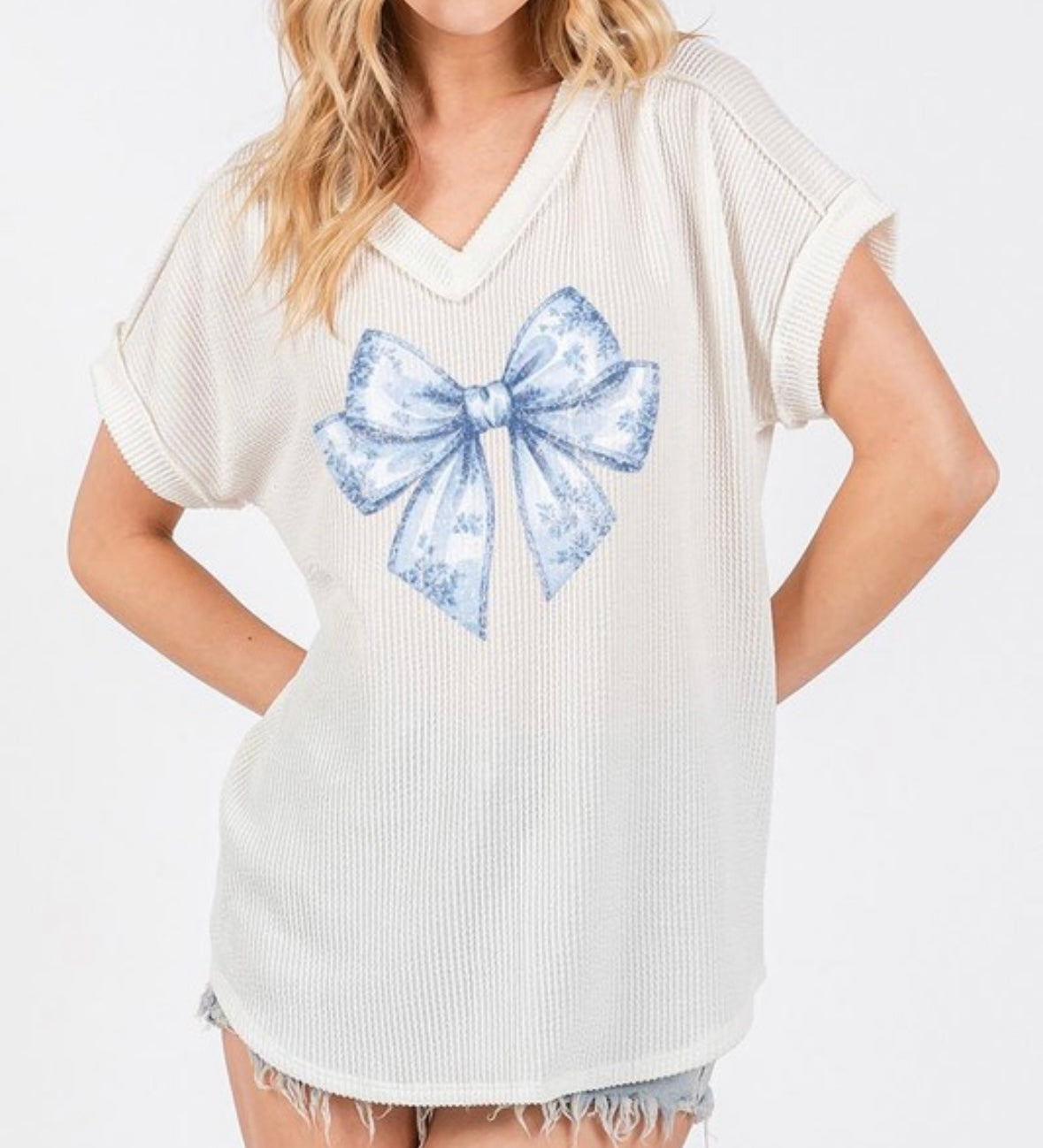 Coquete Ribbon Lace Bow Graphic Top