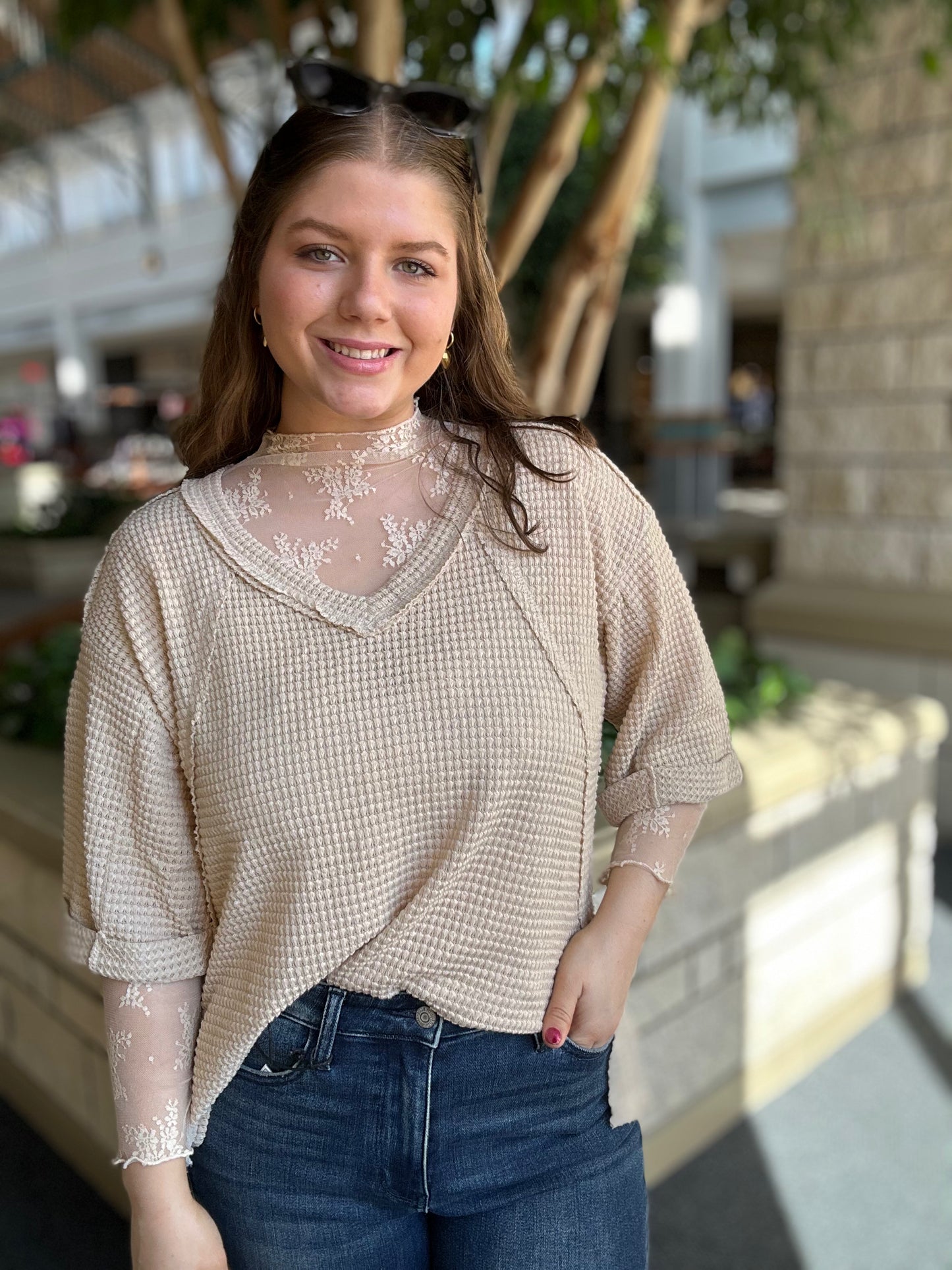 V-neck short sleeve knit top