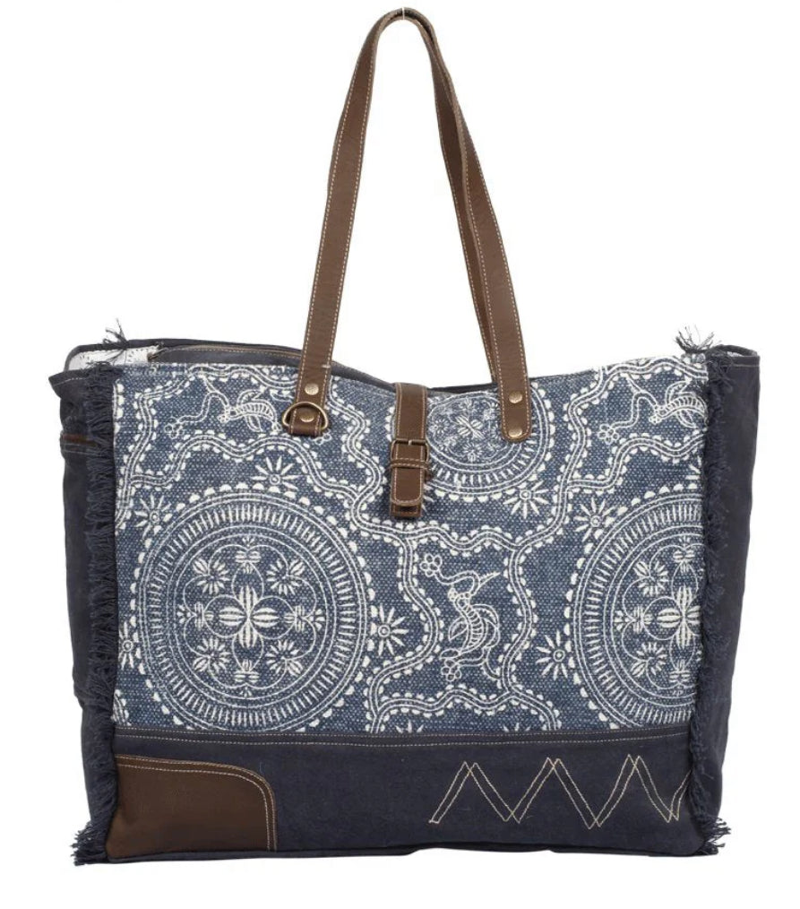 Sylvan Blue Weekender Bag// Myra
