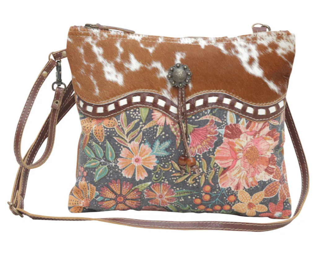 Dusa Small & Crossbody Bag// Myra