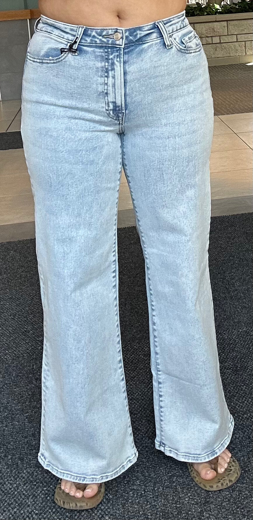 Daylight Wide Legs Jeans