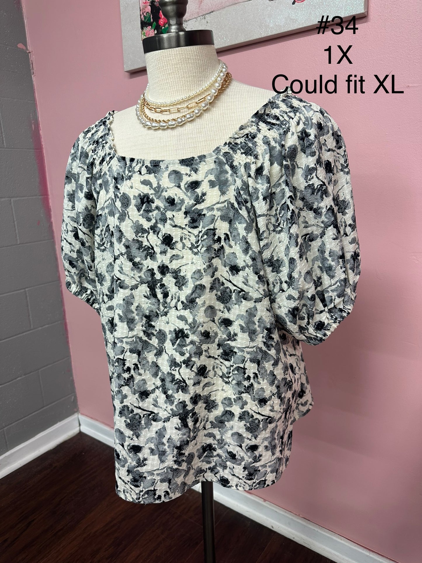 Oddi Mystree Short Sleeve Tops