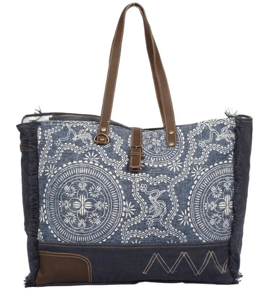 Sylvan Blue Weekender Bag// Myra